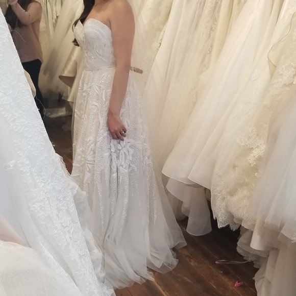 Naeem Khan Portofino Wedding Gown - Picture 5 of 7